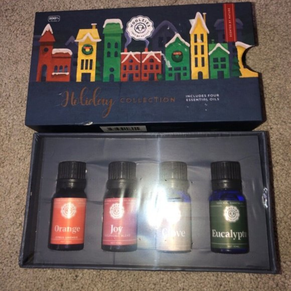 WOOLZIES ESSENTIAL‎ PREMIUM OILS Holiday Christmas Variety 4 Pack New